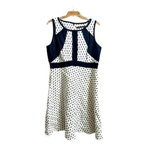 Ivanka Trump Women’s Off White & Navy Lined Dress, Sz 14